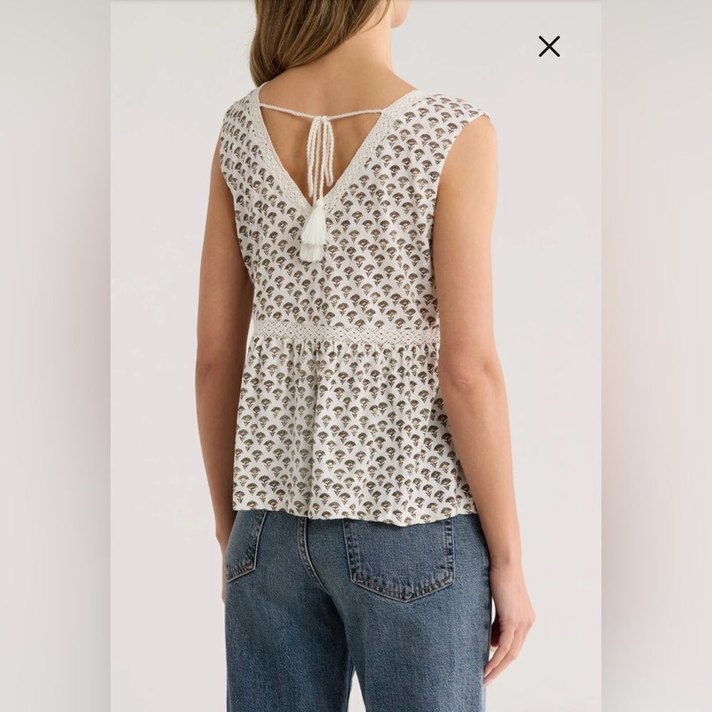 Lucky Brand Cream Patterned V-Neck Tank Top - Picture 2 of 12